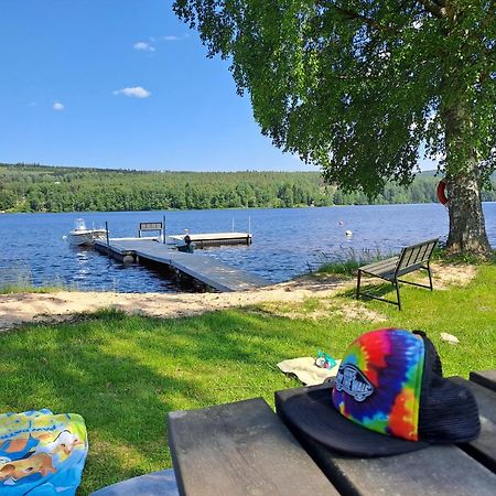 Stuga Solbacken Naera Radasjoen Villa Buitenkant foto