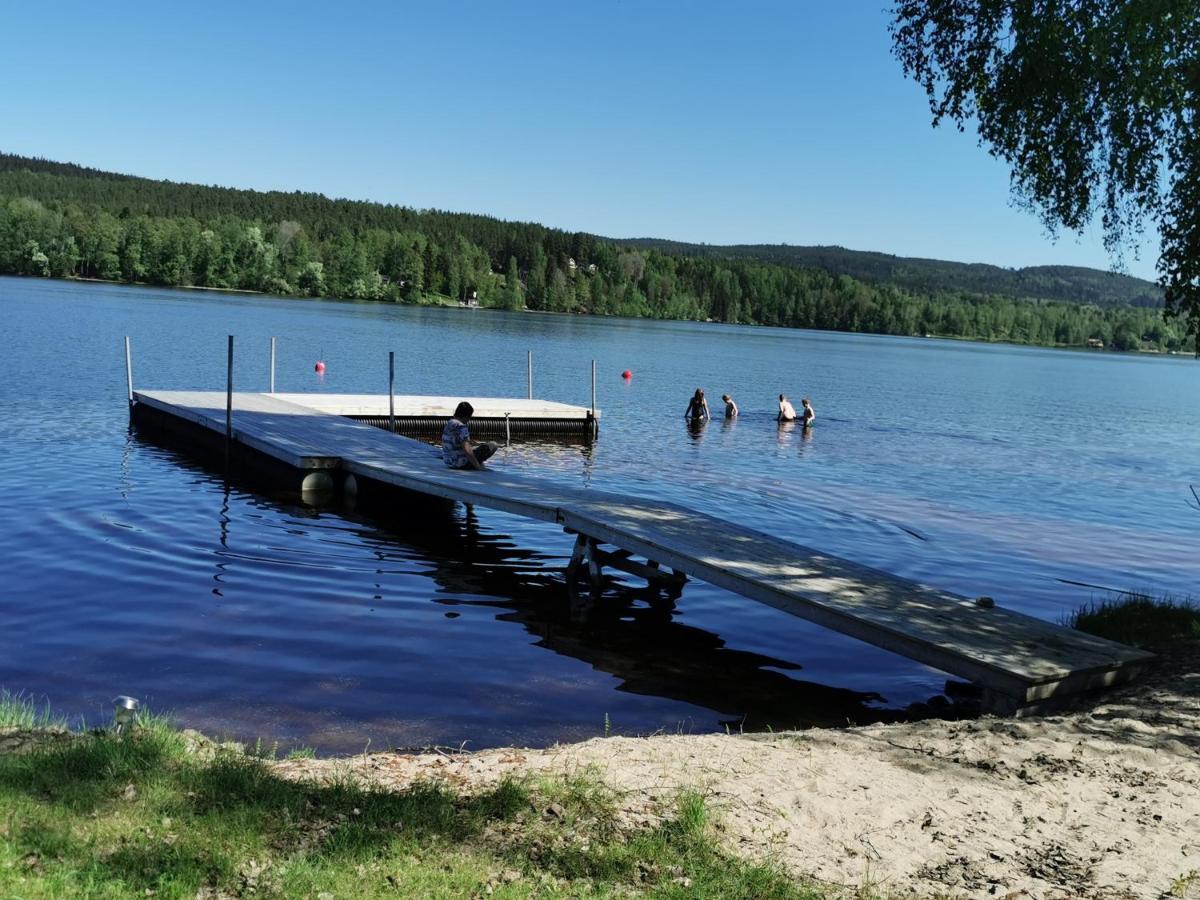 Stuga Solbacken Naera Radasjoen Villa Buitenkant foto