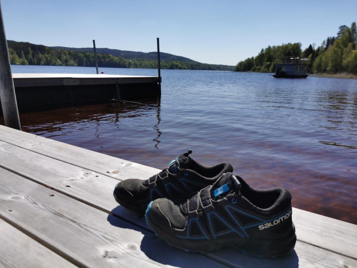 Stuga Solbacken Naera Radasjoen Villa Buitenkant foto