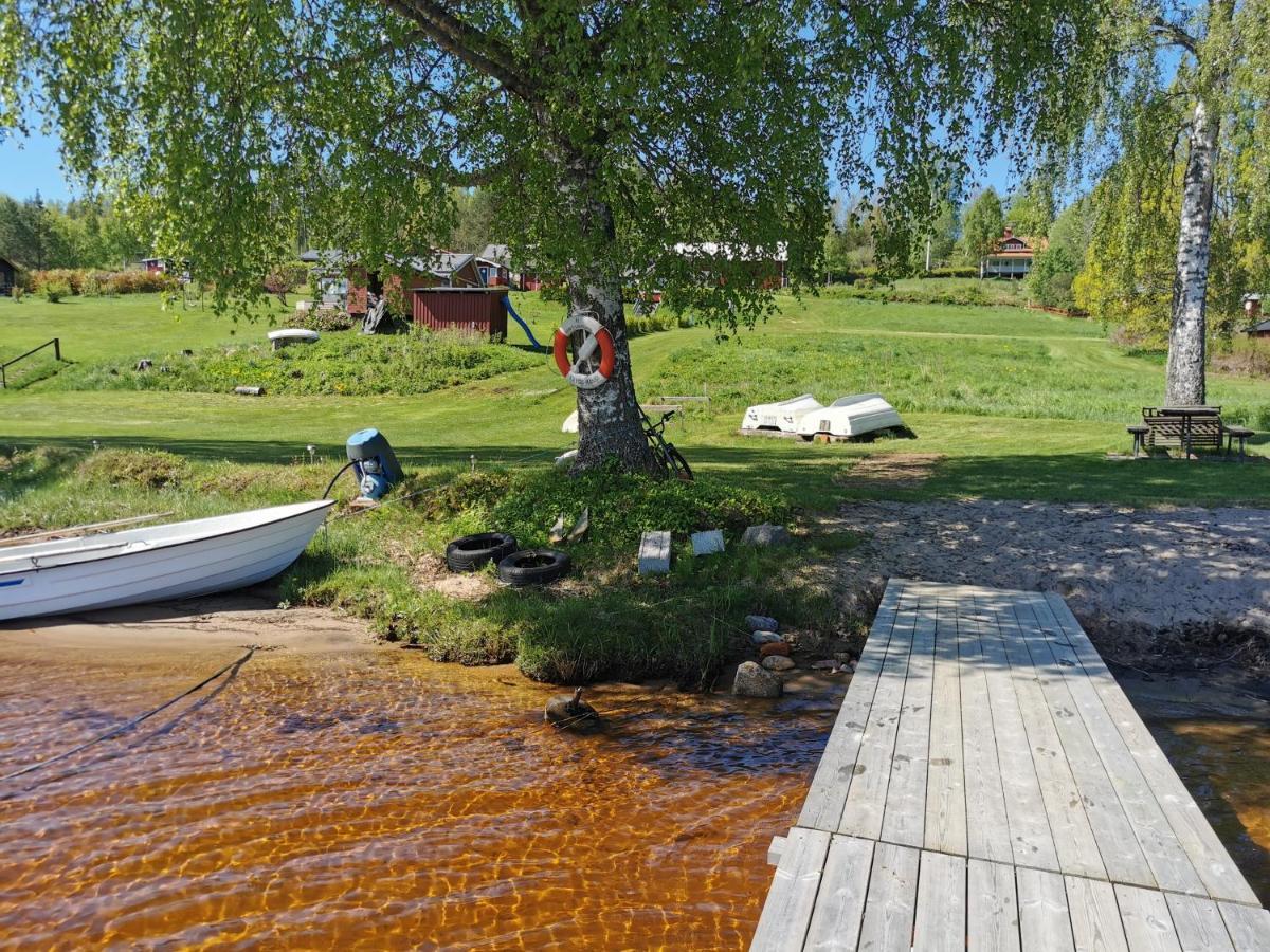 Stuga Solbacken Naera Radasjoen Villa Buitenkant foto